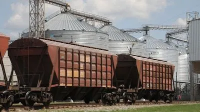 Рашисти вкрали з окупованих територій України сотні тисяч тонн зернових