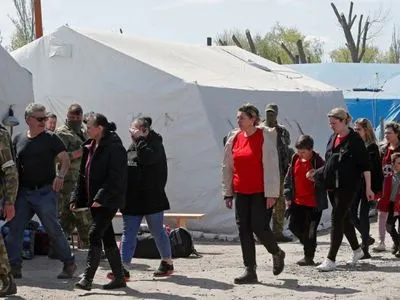 "Азов" показал уникальные кадры операции по эвакуации в Мариуполе