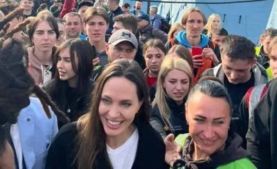 Дістали з того світу навіть Кобзона: у МЗС прокоментували російські закиди в бік візиту Джолі до Львова