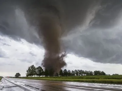 Канзас всколыхнул мощный торнадо, есть жертвы