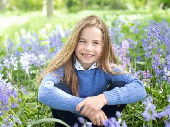 Шарлотте семь лет: новые фото британской принцессы