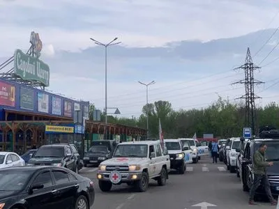 Эвакуированные с "Азовстали" доехали в Запорожье: горсовет показал видео