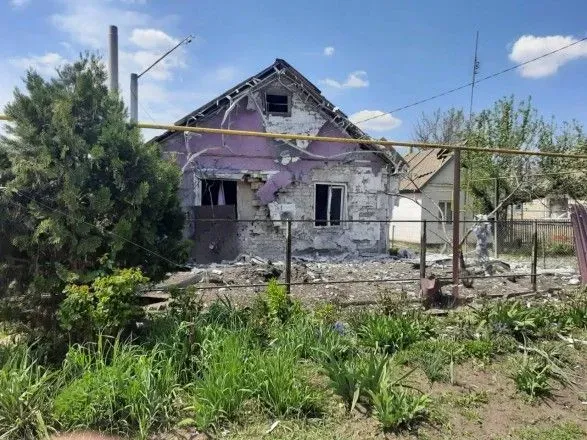 Ворог обстріляв з "Градів" громаду на Дніпропетровщині: пошкоджено десятки будинків