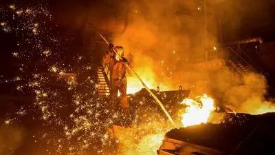 Велика Британія ввела санкції проти найбільшого виробника сталі в рф Evraz