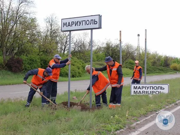 v-mariupoli-okupanti-zminyuyut-dorogovkazi-tim-chasom-zhiteli-bez-vodi-yizhi-ta-medikamentiv-miskrada
