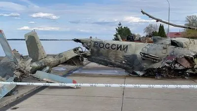 Виловили "крокодила": з Київського водосховища дістали бойовий вертоліт росіян