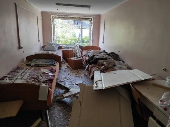 Рашисты ударили по больнице в Орехове Запорожской области