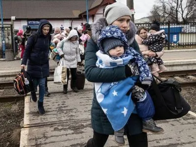 "Кожна з вас здійснила подвиг": Зеленський привітав українок з Днем матері