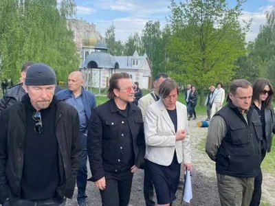 Лідер гурту U2 відвідав Бучу та Ірпінь