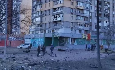 Оккупанты в Орехове на Запорожье обстреливают студенческие общежития, больницы, жилые дома и элеватор
