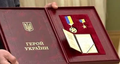 Зеленський присвоїв загиблому заступнику командувача ВМС звання Героя України