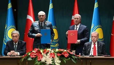 Казахстан и Турция подписали соглашения о военном сотрудничестве