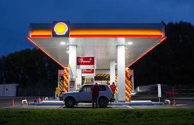 Shell продаст российский розничный и смазочный бизнес Лукойлу