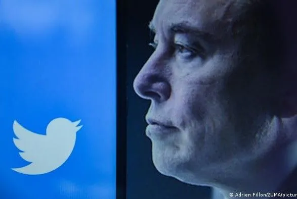 Ілон Маск заявив, що угода з Twitter "тимчасово призупинена"