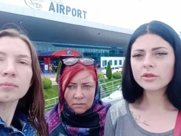 Хочуть подякувати Ердогану: дружини та матері захисників "Азовсталі" вирушили до Стамбула