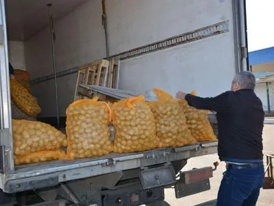 В Україну вдалося перевезти понад 350 тонн картоплі - Фонд “МХП-Громаді”