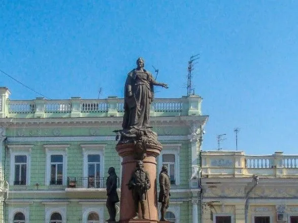 Польські медіа вказують на ключову роль українського втікача у появі пам’ятника російській імператриці в Україні