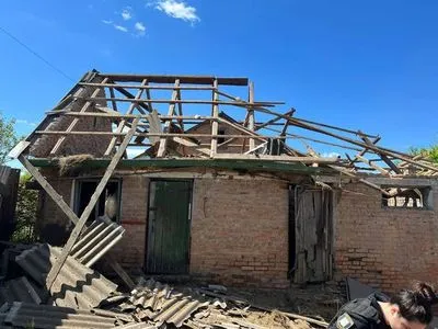 Сумская область: рашисты обстреляли село с территории рф, поврежден дом