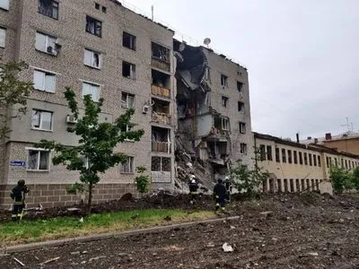 Донецкая область: оккупанты снова нанесли авиаудар по Бахмуту, из-под завалов достали шесть человек