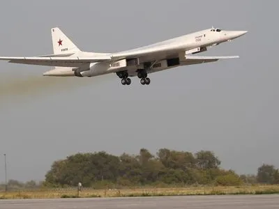Російські екіпажі Ту-22М3 відпрацьовують пуски ракет з повітряного простору півночі Криму - Міноборони