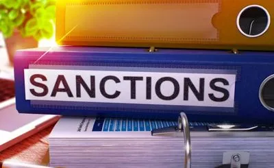 ЗМІ: США можуть тимчасово скасувати санкції проти білорусі заради експорту українського зерна