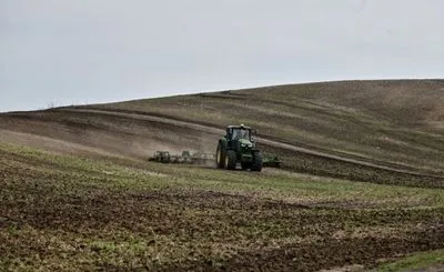 В Україні аграріям вдалося засіяти понад 10 млн гектарів ярими культурами – Шмигаль