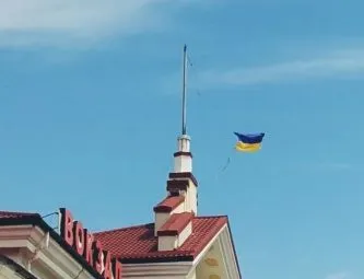 На вокзалі захопленого Херсона підняли український прапор