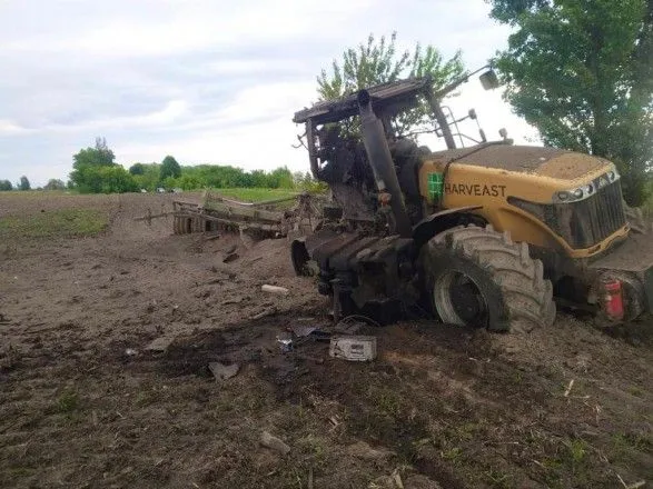 В Бучанщине тракторист взорвался на мини, которую оставили оккупанты