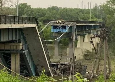 Оккупанты разрушили мост между Северодонецком и Лисичанском