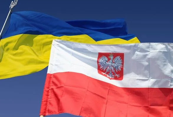 Поляки можуть отримати особливий правовий статус в Україні: Зеленський анонсував законопроект