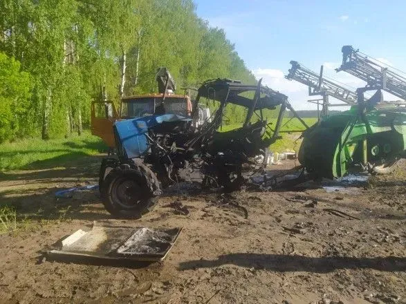 u-poli-na-chernigivschini-traktor-pidirvavsya-na-vibukhivtsi-vodiy-zaginuv