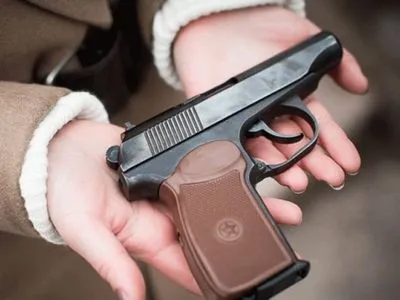 Почти 60% украинцев не против, чтобы гражданским разрешили иметь оружие – опрос