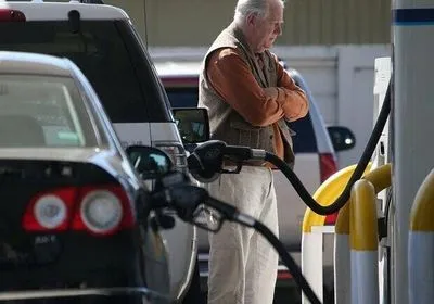 Через скарги на захмарні ціни пального почали перевірки на заправках