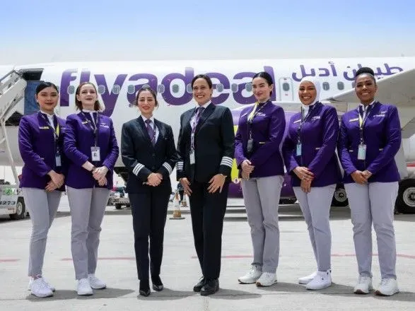 Саудівська авіакомпанія виконала перший в історії країни рейс із жіночим екіпажем