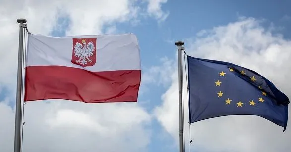 Розбіжності Брюсселя та Варшави тривають: Польщу звинуватили у триманні в заручниках податкової угоди ЄС