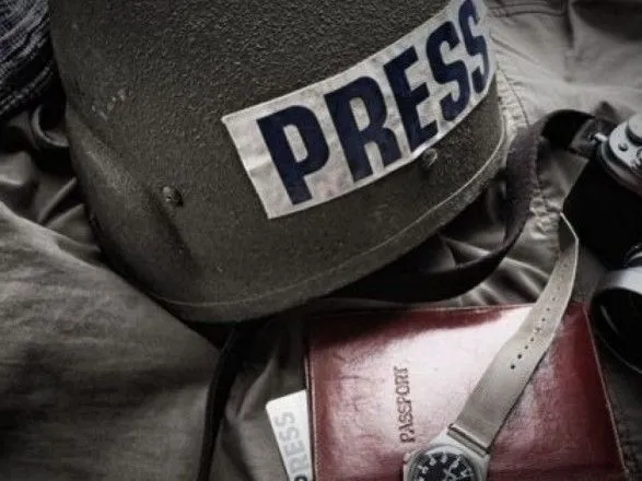Почти 9 тысяч украинских и иностранных журналистов освещают в Украине войну с россией