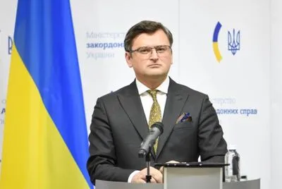 До України спрямовують більше важкої зброї: Кулеба поговорив з Блінкеном
