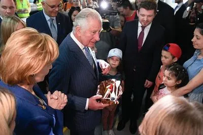 Принц Чарльз посетил украинский центр для беженцев в Румынии