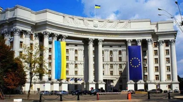 Негайно потрібен шостий пакет санкцій: Україна різко відреагувала на указ про видачу російських паспортів жителям Запорізької та Херсонської областей