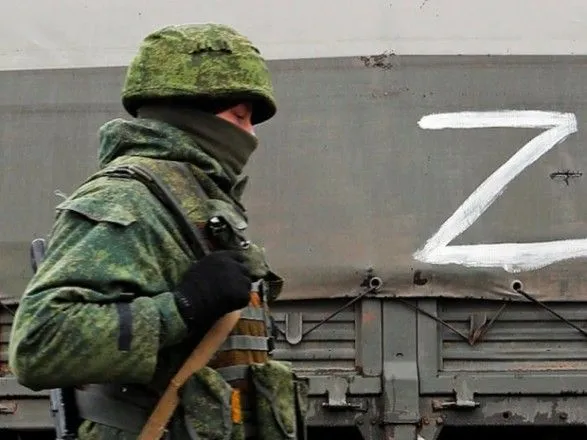 У Мелітополі російські окупанти почали таксувати на машинах з позначкою "Z"