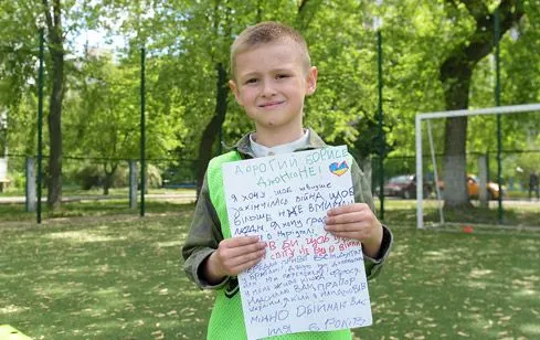 6-летний мальчик из Мариуполя написал письмо Борису Джонсону
