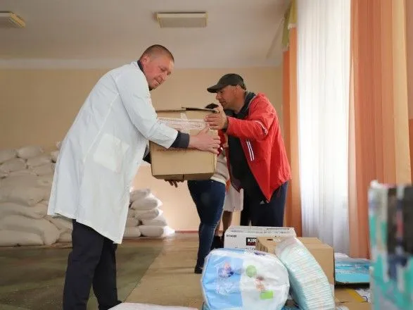 МХП и волонтеры передали 10 тонн гуманитарной помощи для переселенцев в Винницкой области