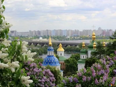 Весной в Киеве зафиксировали два температурных рекорда