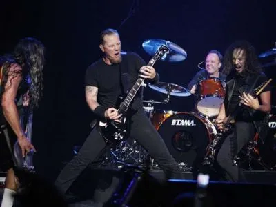 Гурт Metallica зібрав 1 млн доларів для допомоги українцям