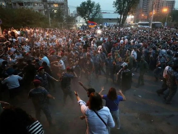 Протесты в Ереване: госпитализированы 50 человек