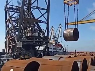 Російське судно із краденою у Маріуполі сталлю прибуло до ростова-на-дону
