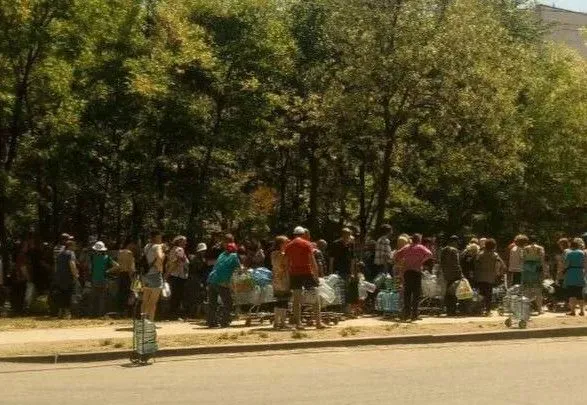 В Мариуполе оккупанты раздают людям воду, почти непригодную для питья - советник мэра
