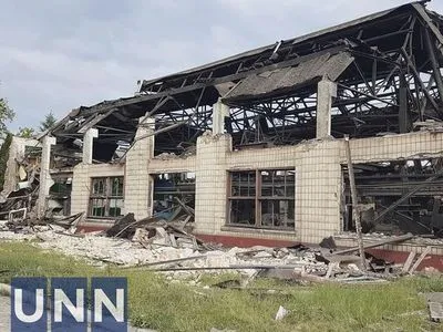 "Денацифицировали" ремонтный завод: появились фото последствий ракетного удара по Дарницкому заводу