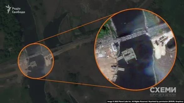 Супутникові знімки: росіяни будують у Харківській області понтонну переправу