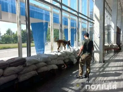 В Ровно сообщили о заминировании аэропорта, персонал эвакуировали